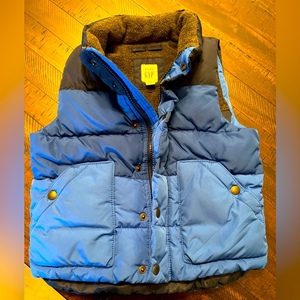 Size 3 toddler boy gap puffer vest